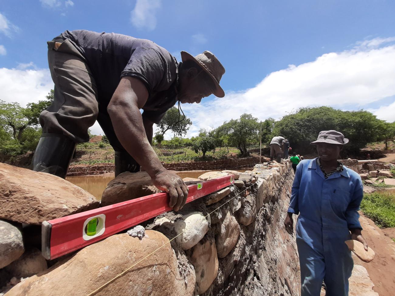 Community workers rebuilt the Masocha dam as part of the Zimbabwe Cyclone Idai Recovery Programme